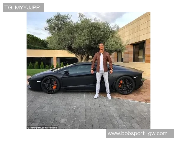 迷你罗社交媒体发布265万兰博基尼照片实为球迷账号非官方认证