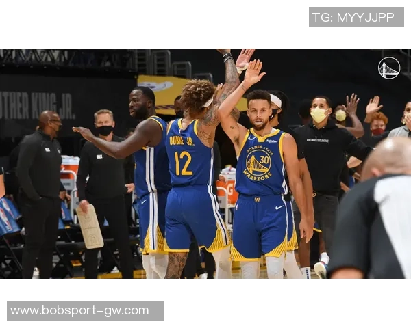 勇士全员三分齐发力追梦独缺三分入账成球队唯一遗憾